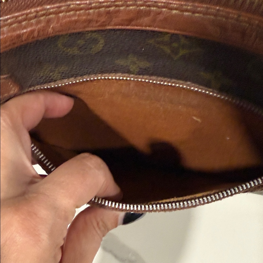 Louis Vuitton Brown Monogram Clutch - Picture 13 of 16